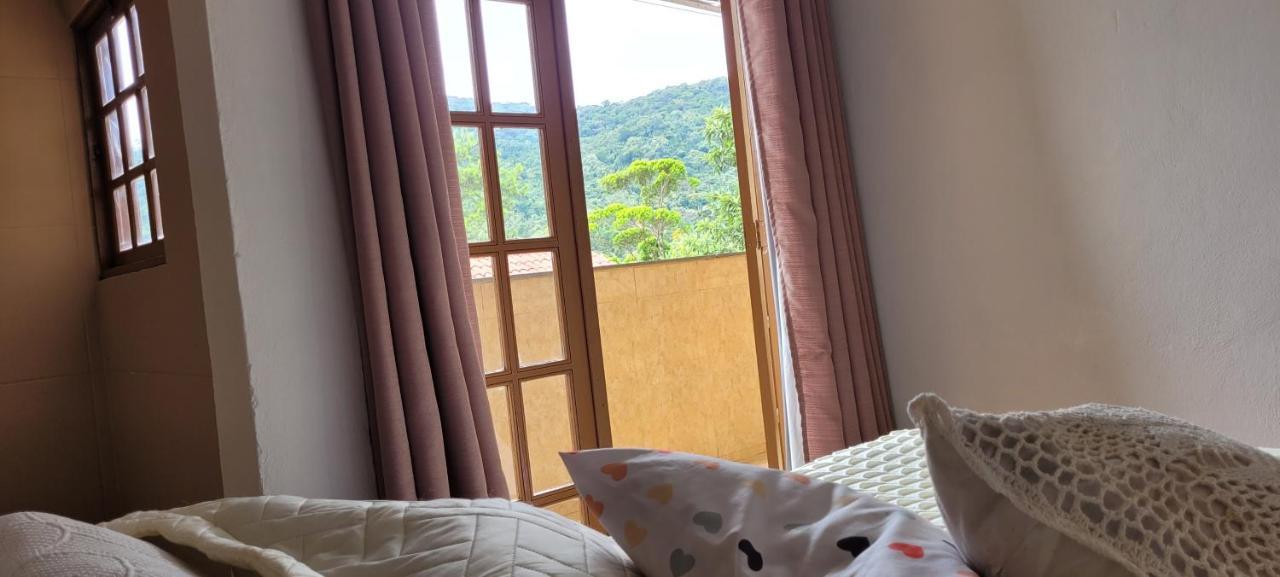 Doce Lar Casa Violeta Holiday home *